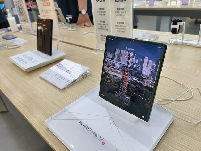 中国企业在中小尺寸OLED面板市场占有率增至22.6%，韩国企业市占率下降到77.4%！