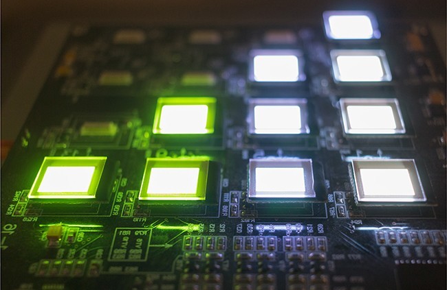 补短板：我国OLED驱动芯片科研进程加快，量产在即！